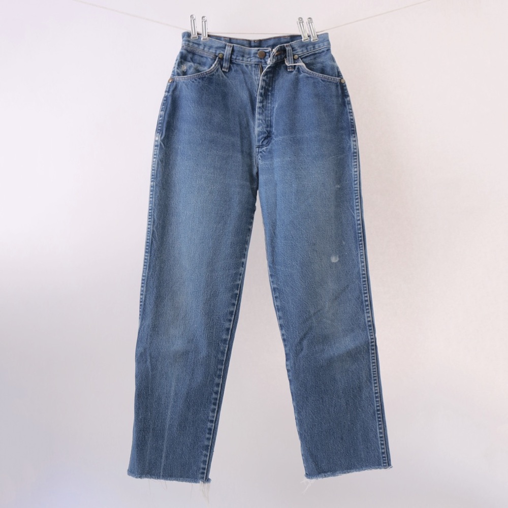 Vintage Wrangler 12MWZG Jeans
Labeled Size 7/8